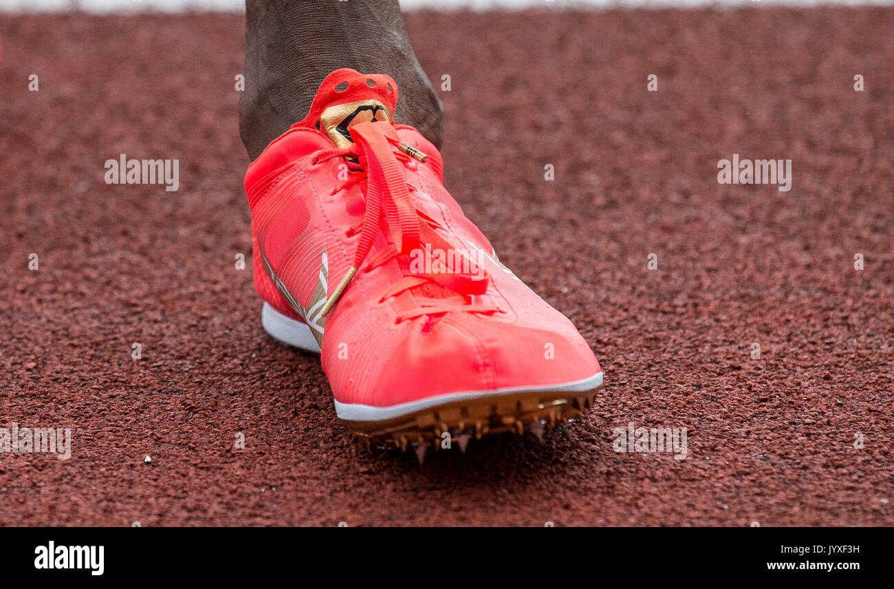 Nike Running Shoes Fotos e Imágenes de stock - Alamy