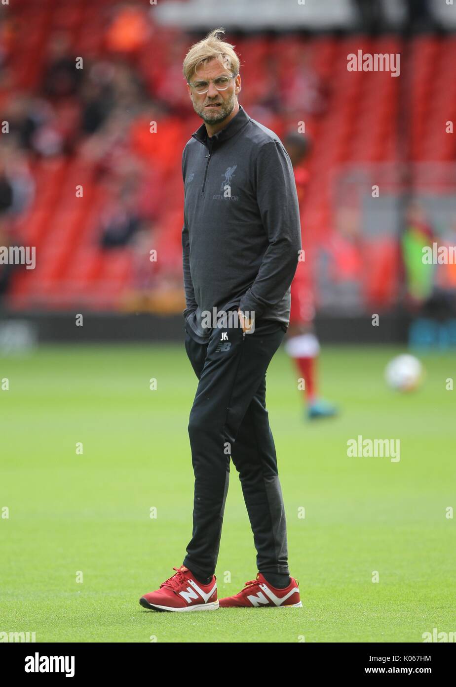 JURGEN KLOPP Liverpool FC Liverpool FC MANAGER MANAGER ANFIELD LIVERPOOL Inglaterra el 19 de agosto de 2017 Foto de stock