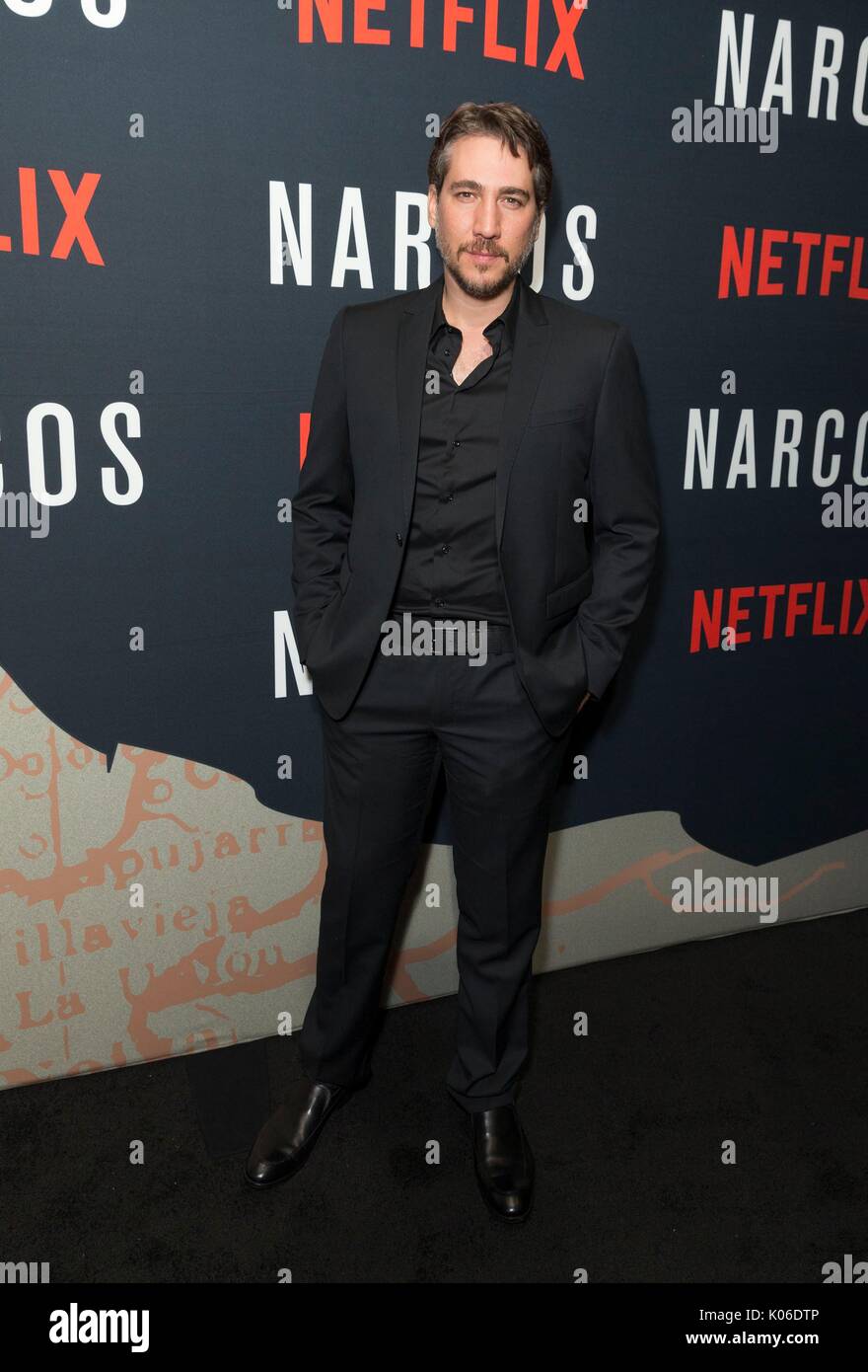Nueva York, NY, EUA. 21 Aug, 2017. Alberto Ammann en la terminal de  llegadas de NARCOS Premiere en Netflix, AMC Loews Lincoln Square, en Nueva  York, NY el 21 de agosto de
