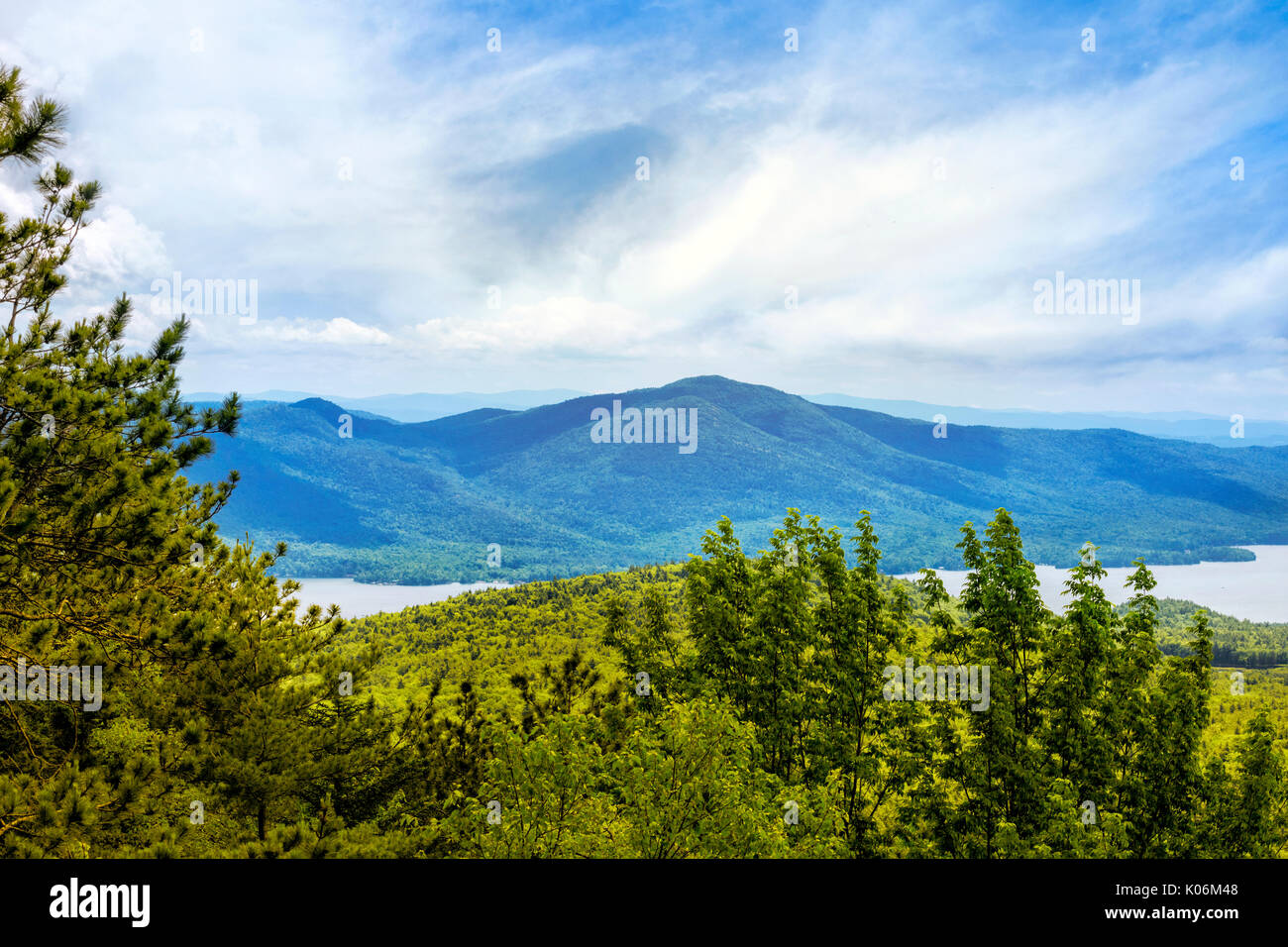 Cordillera de Adirondack Adirondack Park Lake George Warren County en el área de Nueva York, Estados Unidos. Foto de stock