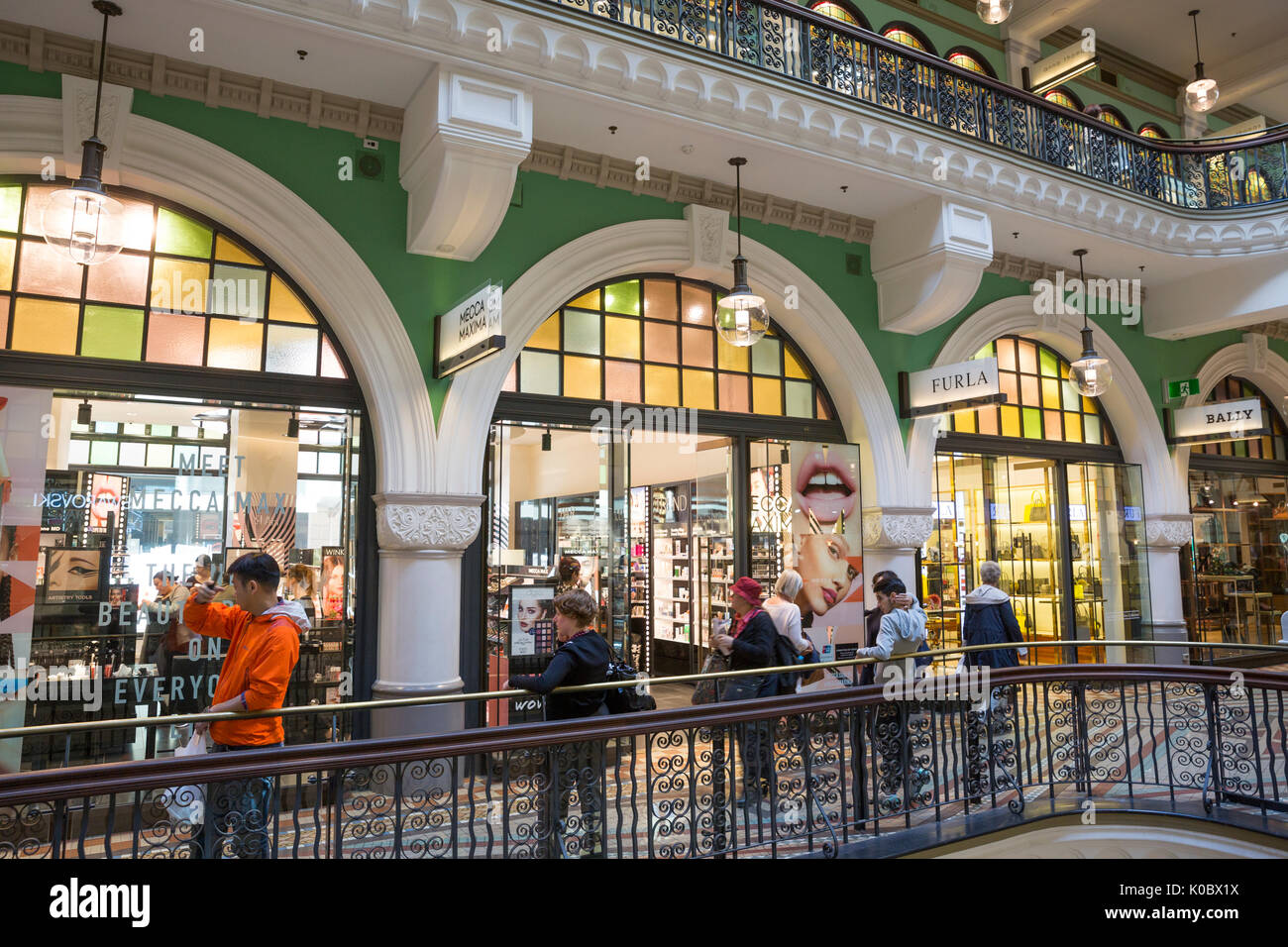 Tiendas y comercios en el interior del siglo XIX el edificio Queen Victoria  en George Street, Sydney, Nueva Gales del Sur, Australia Fotografía de  stock - Alamy