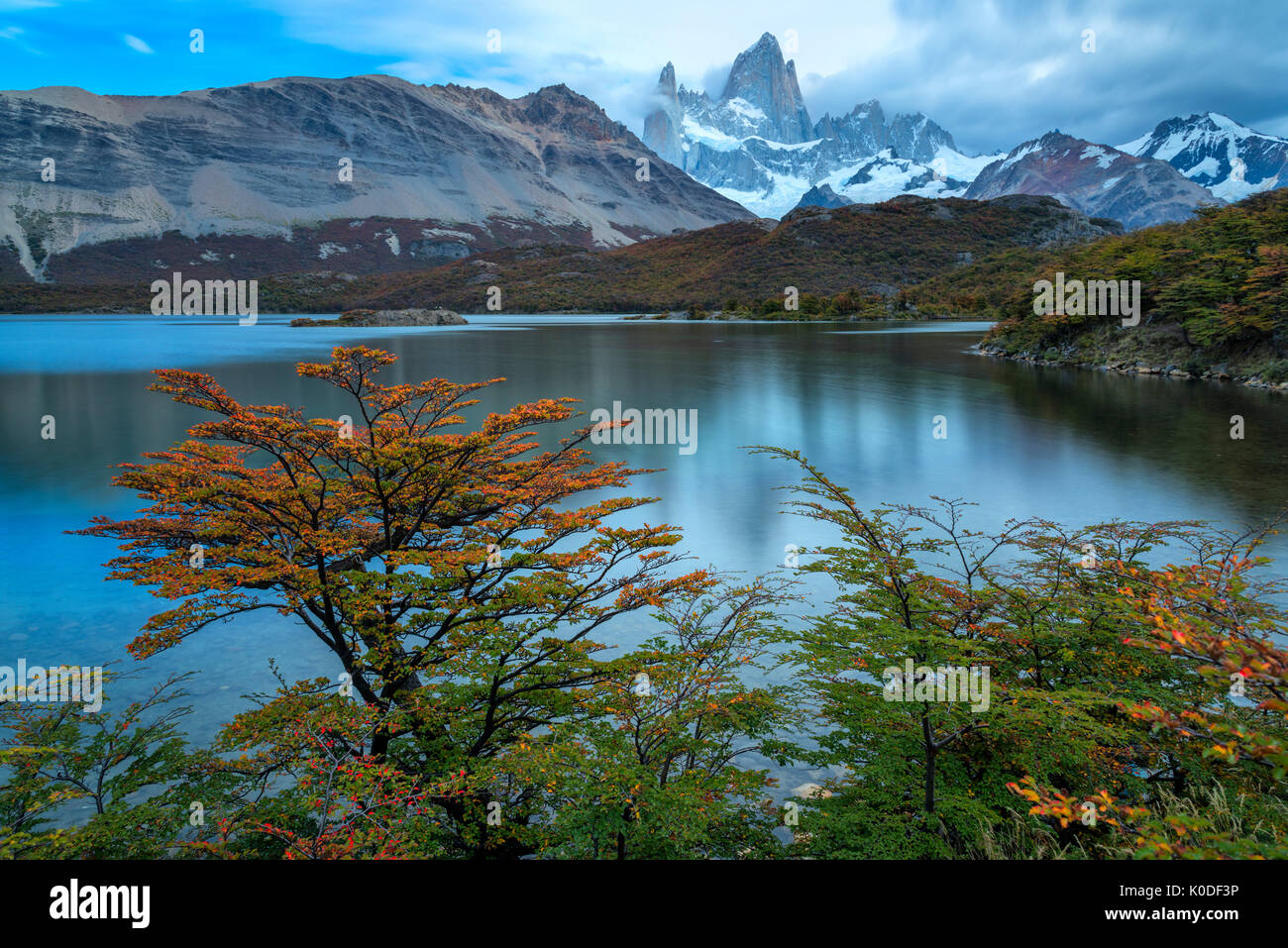 América del Sur, Argentina, Patagonia, los Andes, el Parque Nacional Los Glaciares con el cerro Fitz Roy Foto de stock