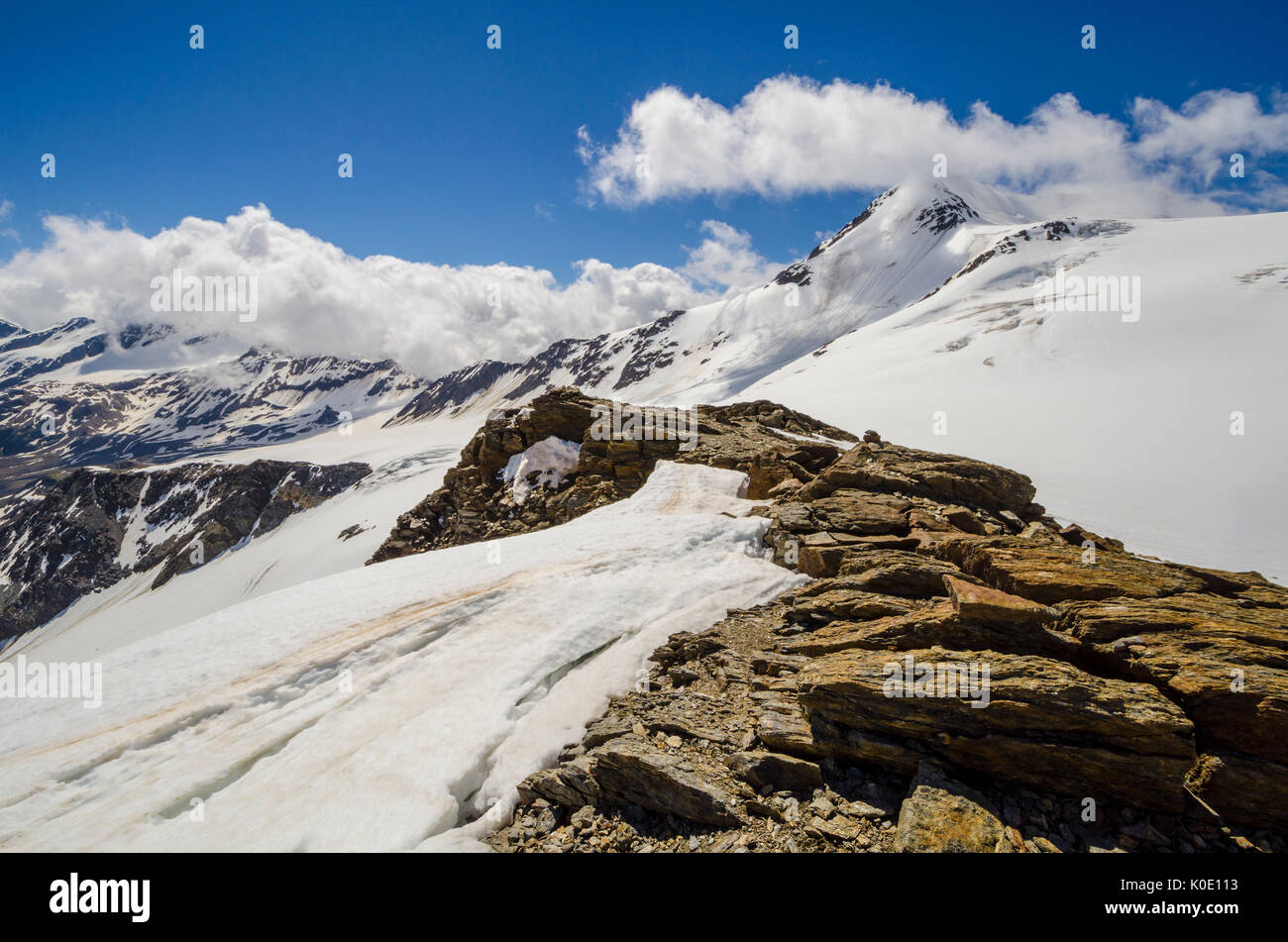 Cresta del glaciar Langenferner (Trentino Alto Adige, Alpes Italianos) Foto de stock