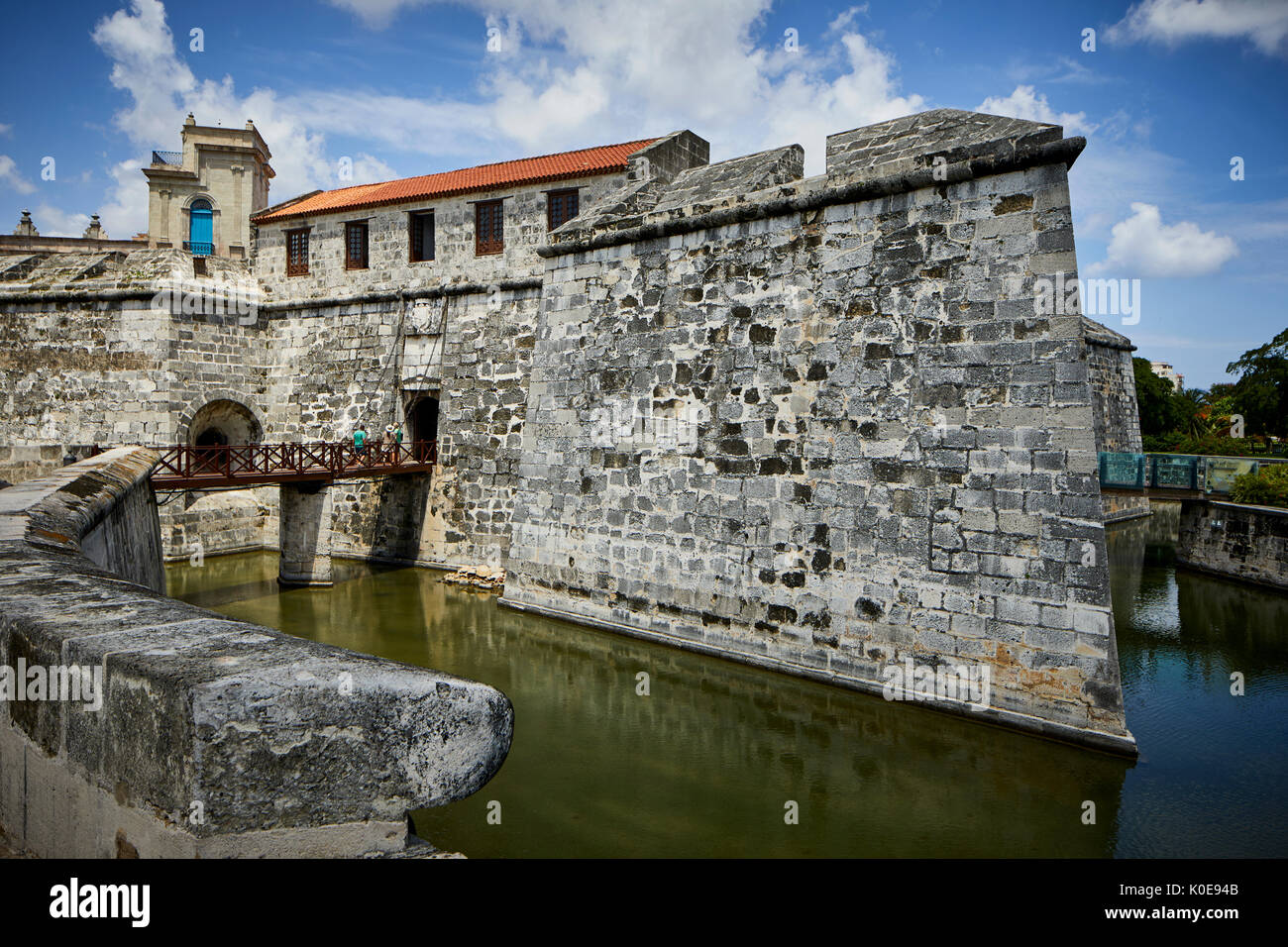 Cuba, capital cubana, La Habana Vieja, el Castillo de la Real Fuerza con  fosos (Castillo de la Real Fuerza) del lado oeste del puerto Fotografía de  stock - Alamy
