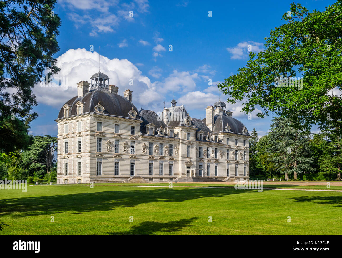 Francia, Loir-et-Cher departamento estilo Louis XIII, la fachada sur del castillo de Cheverny Foto de stock