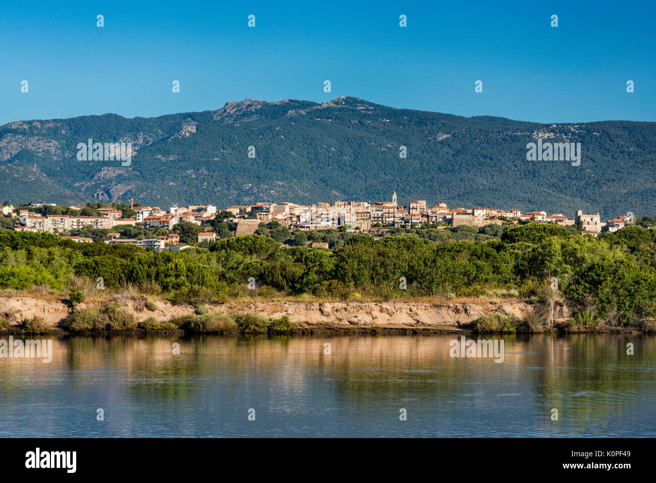 Cagna macizo de montañas de más de Porto-Vecchio, Corse du Sud, Córcega, Francia Foto de stock
