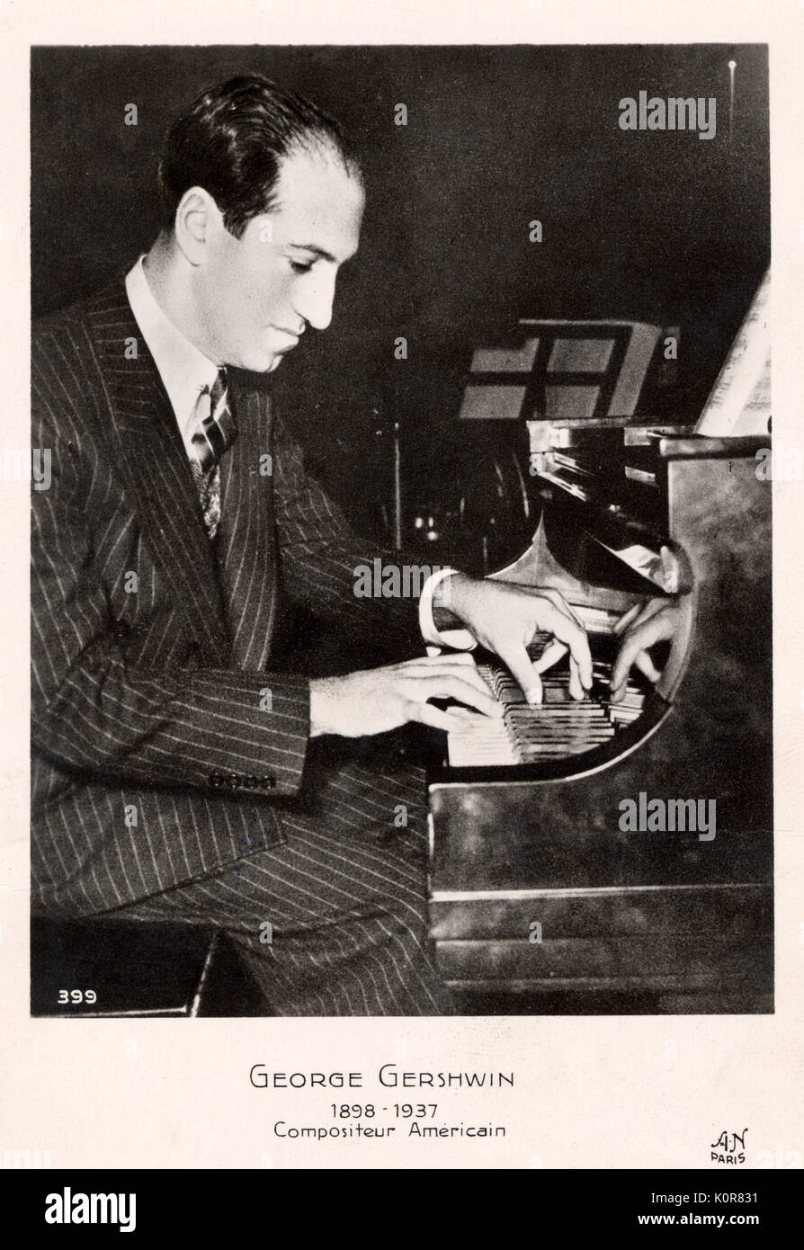 George Gershwin al piano. El compositor y pianista estadounidense; 1898-1937 Foto de stock
