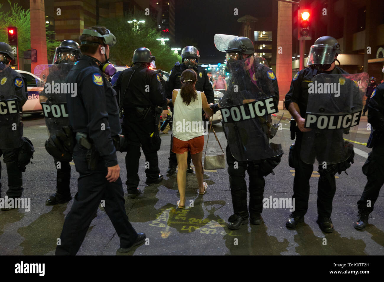 Trump Rally en Phoenix, Arizona, los manifestantes y simpatizantes Foto de stock