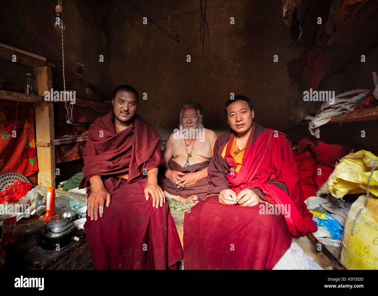 El jefe lama en Kasongdu monasterio. Foto de stock
