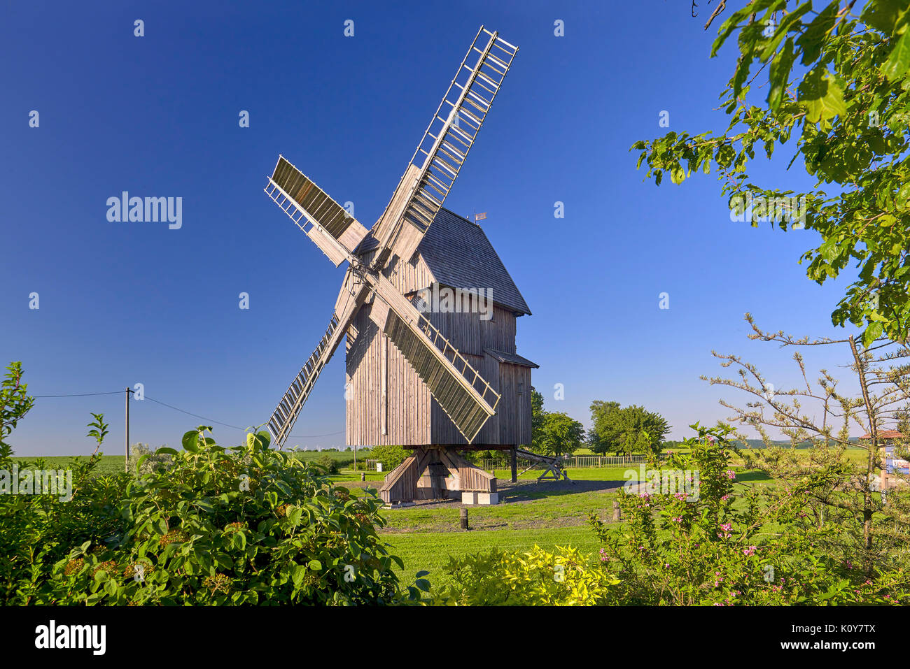 Molino de viento en Krippendorf, Turingia, Alemania Foto de stock