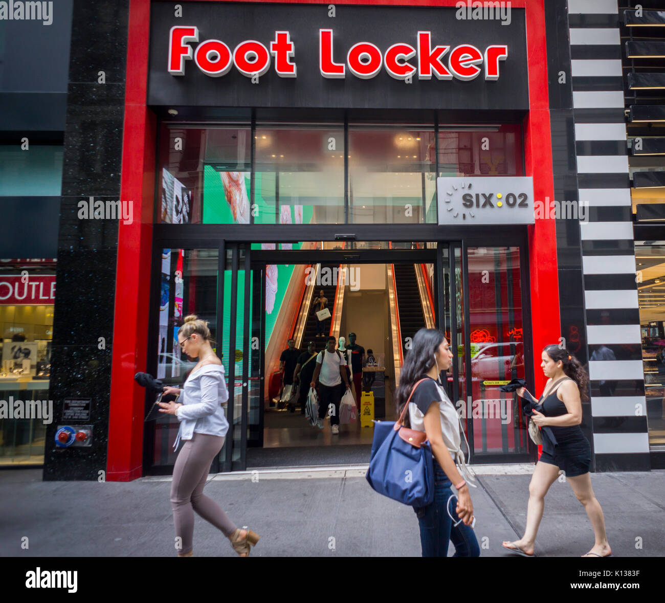New york city foot locker fotografías e imágenes de alta resolución Alamy