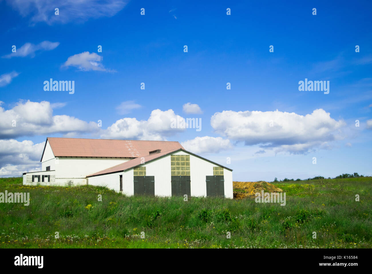 Casa de campo aislada islandia fotografías e imágenes de alta