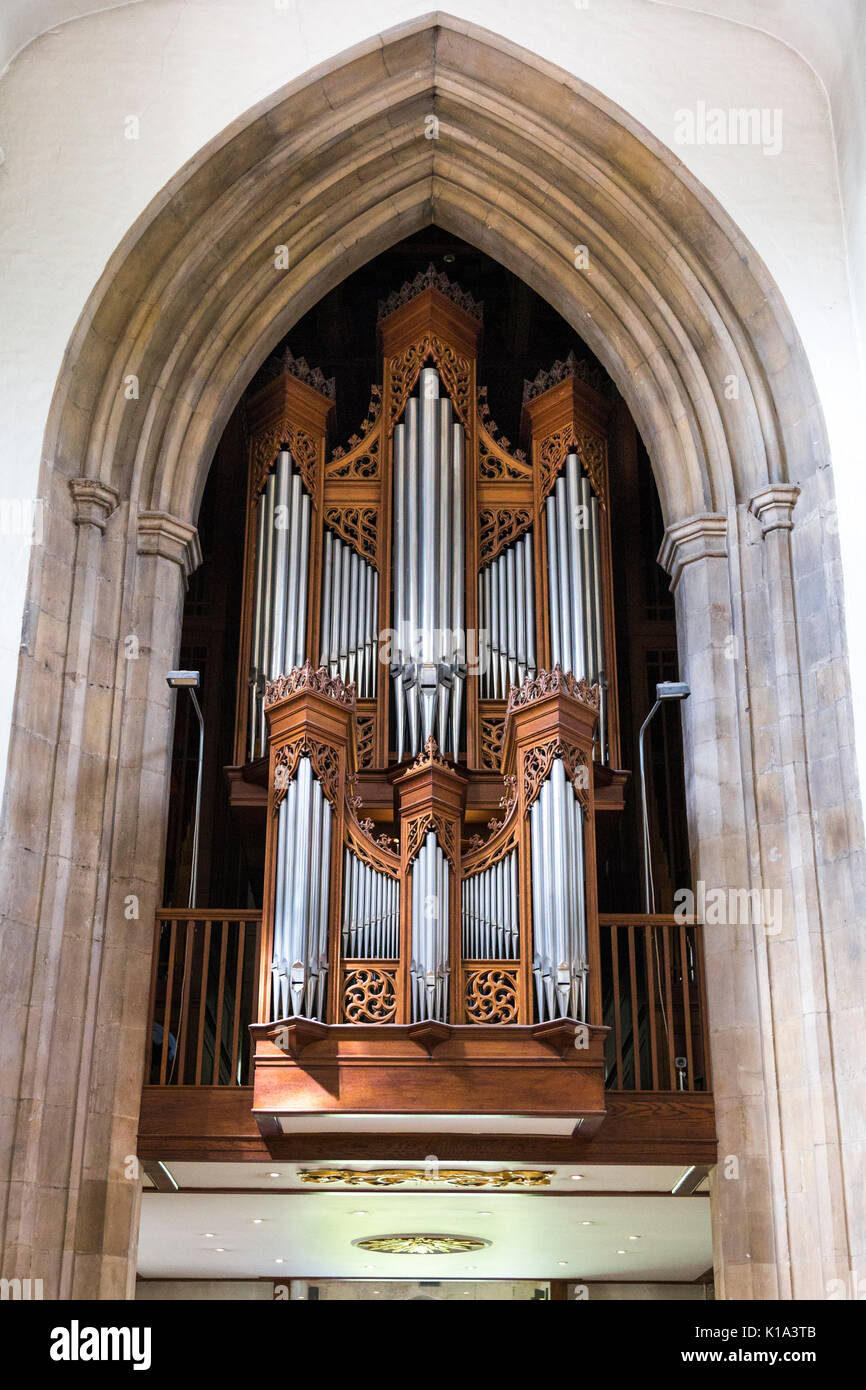 Órgano de tubos del órgano de la nave en el interior de la Catedral, Chelmsford Chelmsford, UK Foto de stock