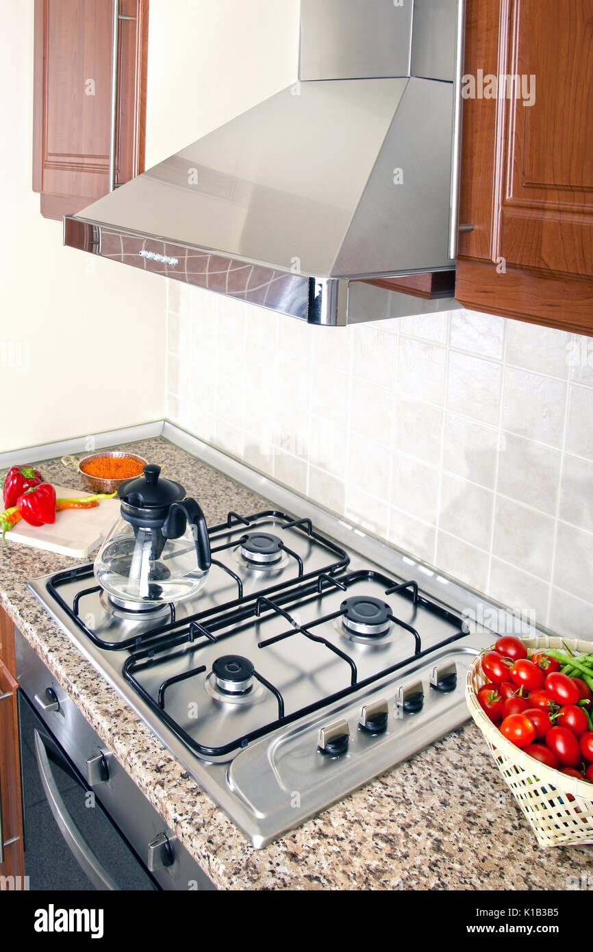 Primer plano de la estufa y horno en la cocina doméstica Fotografía de  stock - Alamy