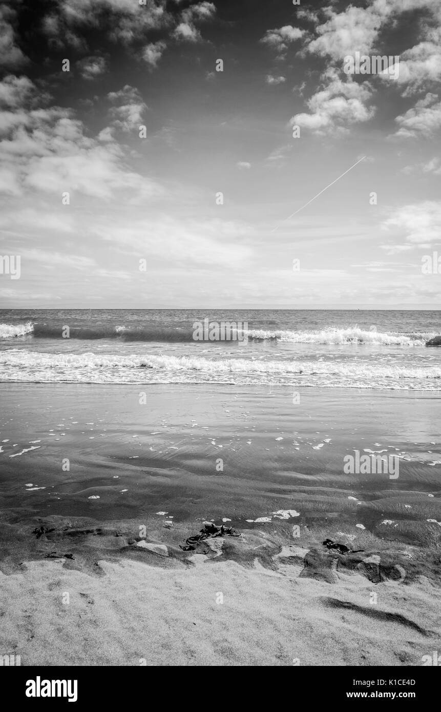 La playa en la Bahía de Whitmore, Barry Island, Valle de Glamorgan, Gales, Reino Unido. Foto de stock