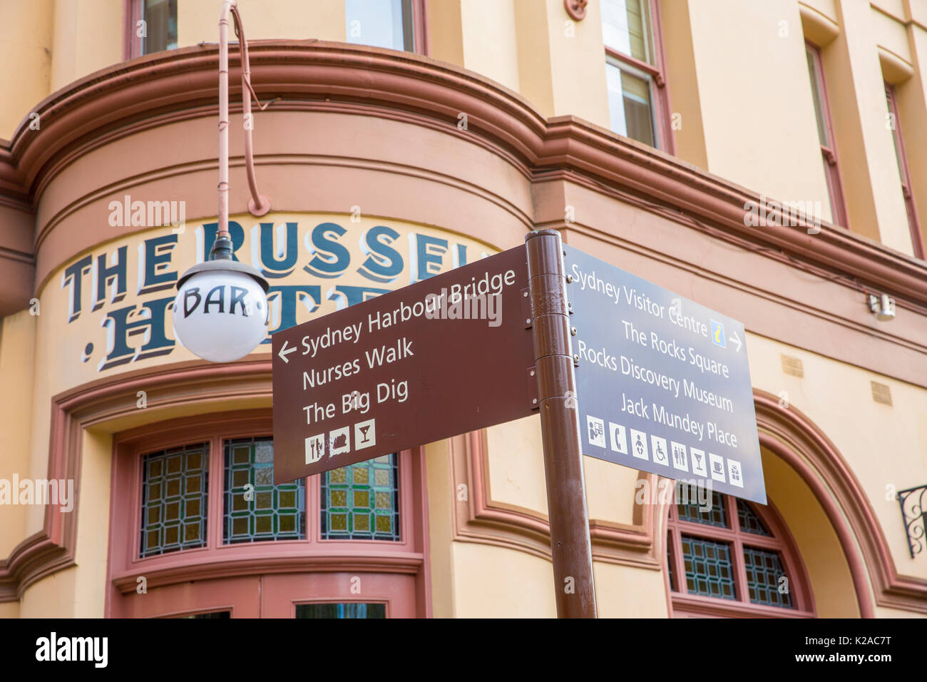 La histórica zona de Rocks de Sydney en el centro de la ciudad donde comenzó la colonización blanca,Sydney,Australia. Foto de Russell Hotel Sydney y pub Foto de stock