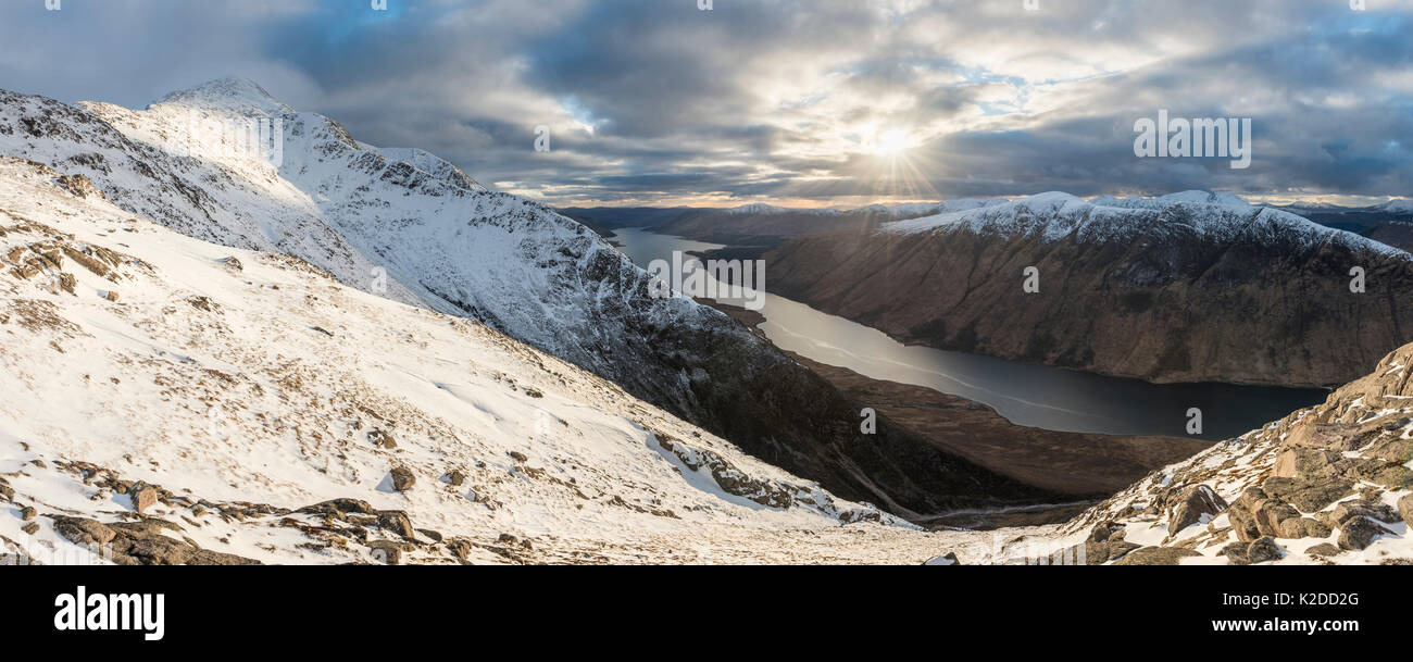 Vista desde Ben Starav con Loch Etive, Highlands de Escocia, Reino Unido, Reino Unido, marzo de 2016. Foto de stock
