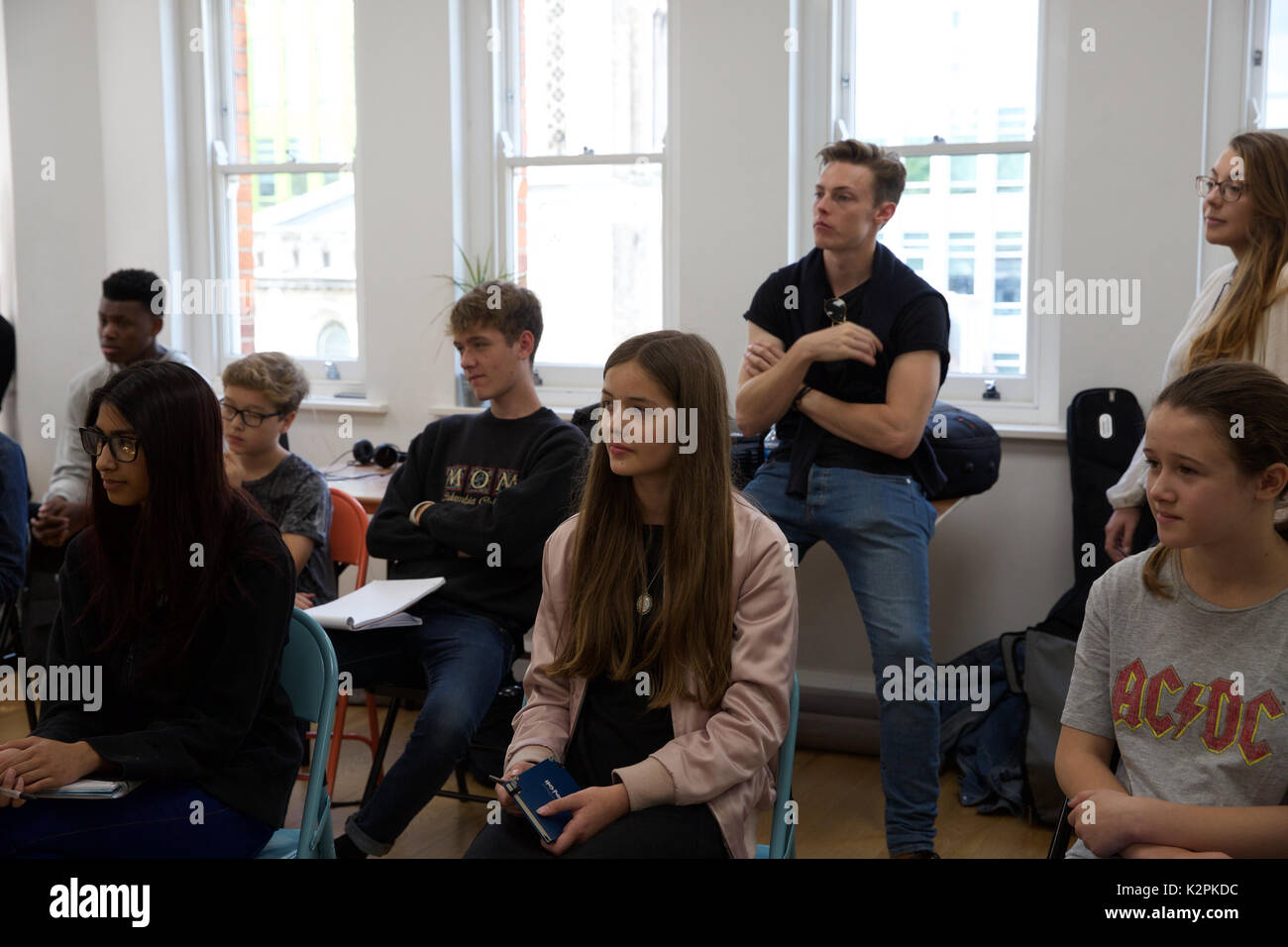 Londres, Reino Unido. 31 Aug, 2017. Londres los mejores músicos jóvenes participaron en un campamento militar con expertos de la industria de la música en el paraguas habitaciones estudios de música en el corazón del West End, antes de ir de cabeza-a-cabeza en los Conciertos Gran Final en Westfield este domingo. Doce competidores han hecho a la Gran Final, donde se disputarán el título de campeón de 2017, conciertos y una gama de premios, incluyendo un metro de Londres busking licencia, tiempo de estudio y equipo busking y un viaje a París busking Crédito: Keith Larby/Alamy Live News Foto de stock