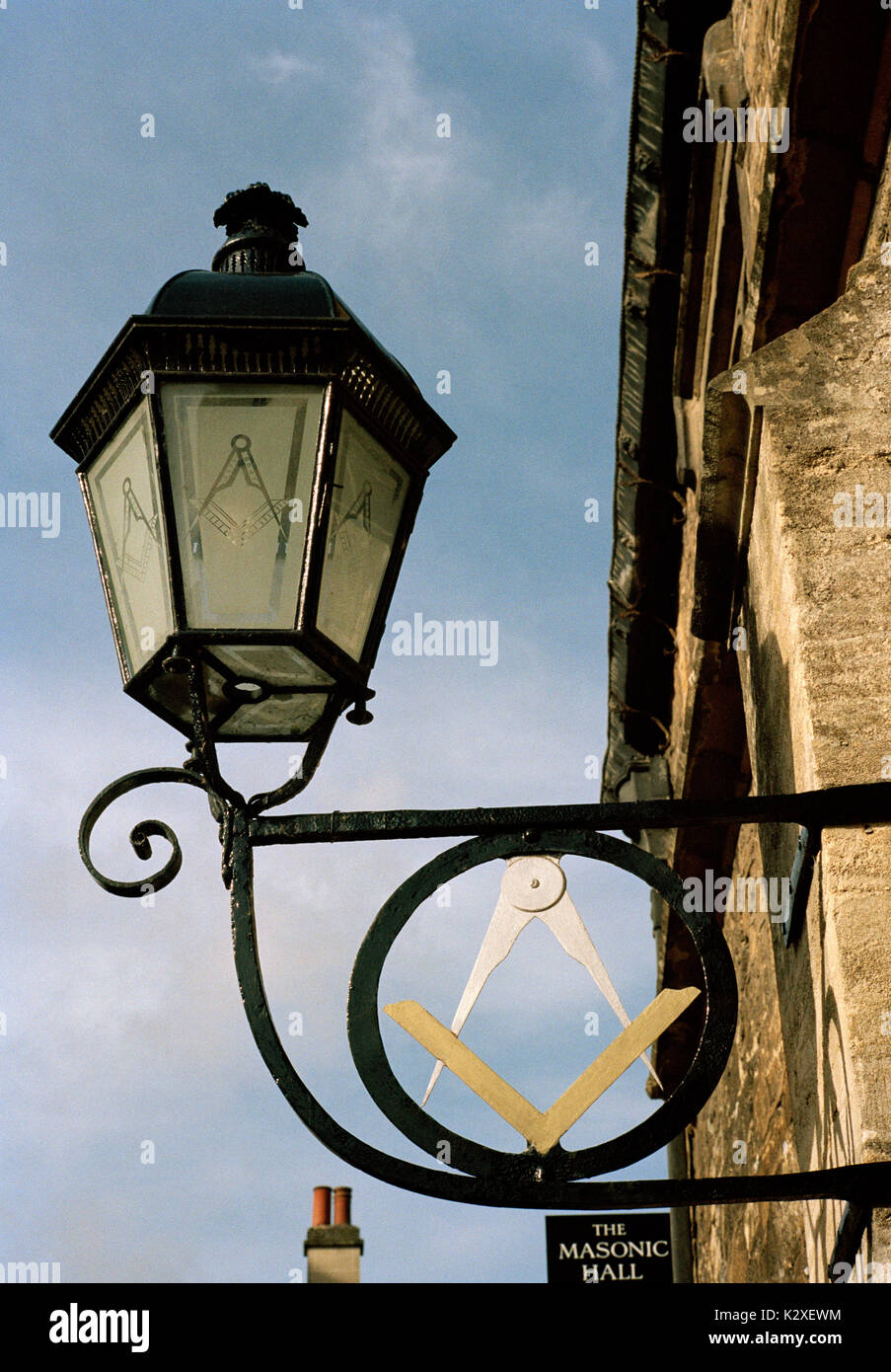 Masónica símbolo hall de Bradford On Avon en Wiltshire en Inglaterra en Gran Bretaña en el Reino Unido Europa. francmasón francmasonería simbolismo religión Foto de stock