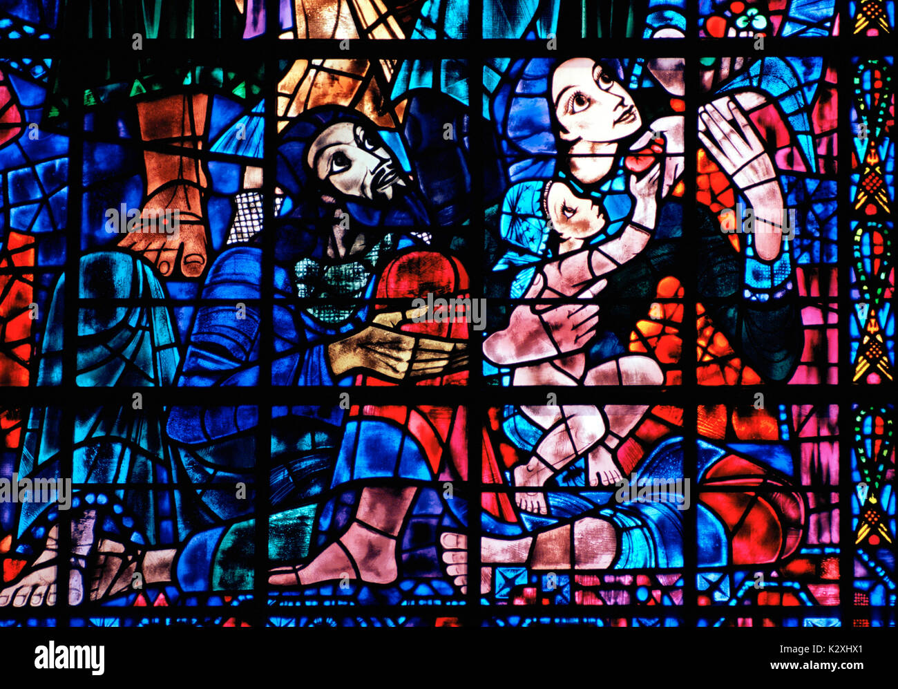 Por bossanyi ventana de paz en la catedral de Canterbury en Canterbury en Kent en Inglaterra en Gran Bretaña en el Reino Unido Europa. vidrieras art Foto de stock