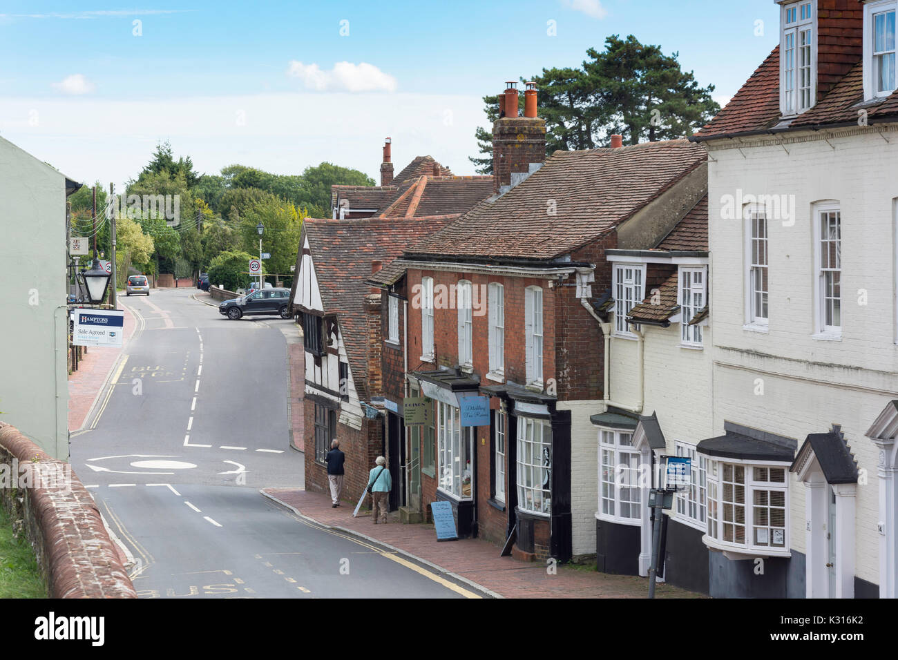 Village High Street desde Keymer, Ditchling Road, West Sussex, Inglaterra, Reino Unido Foto de stock