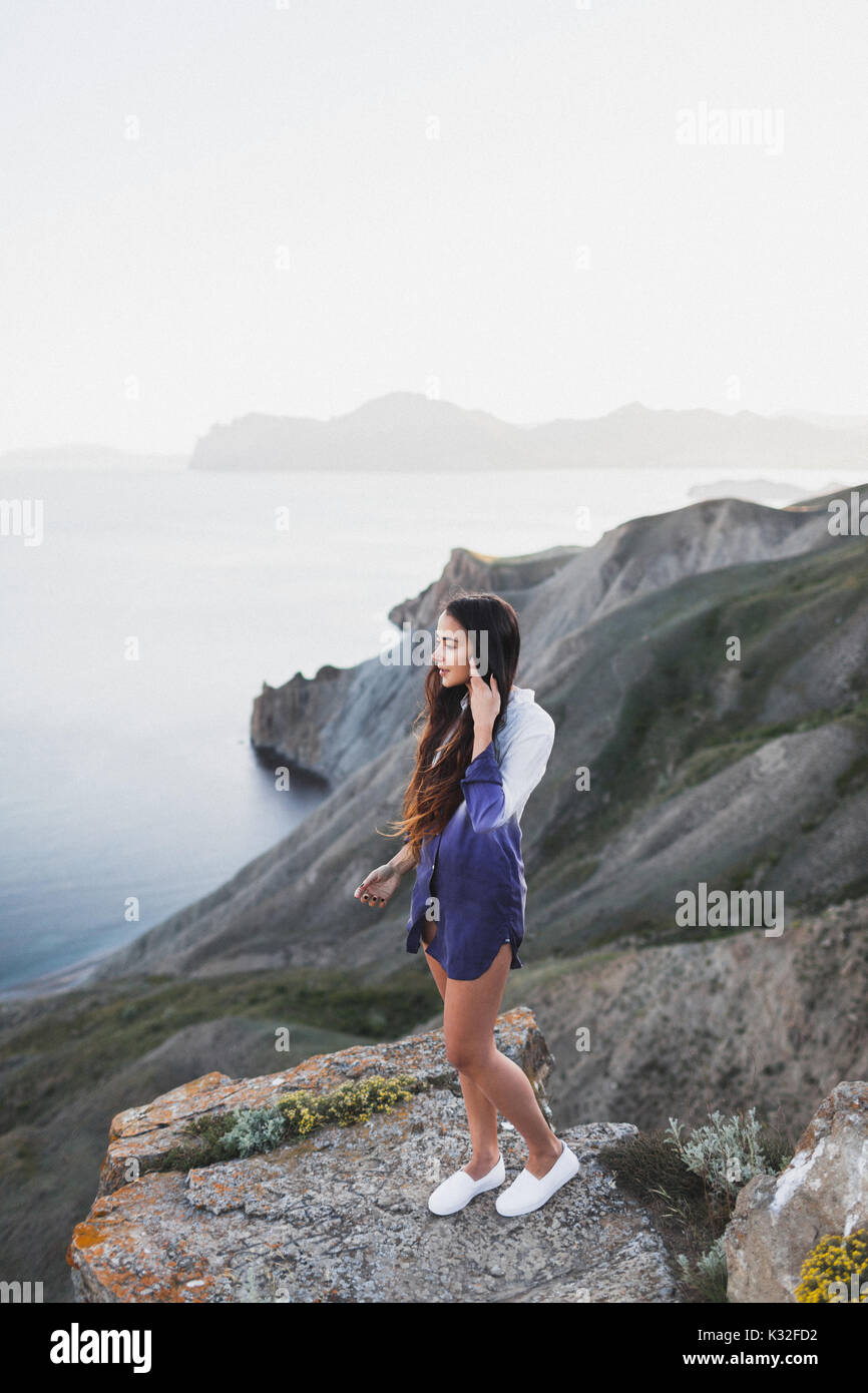 Pluma Mujer Montaña Fotos e Imágenes de stock - Alamy