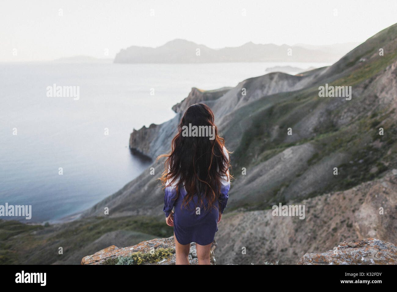 Pluma Mujer Montaña Fotos e Imágenes de stock - Alamy