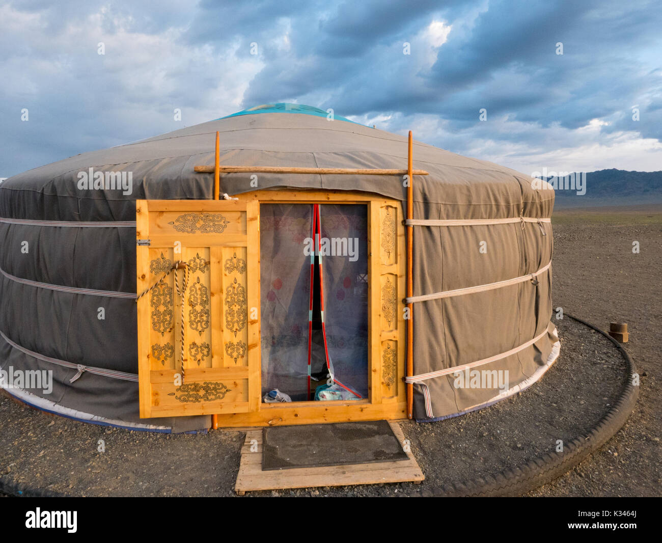 Mongolia yurta en el desierto de Gobi Foto de stock
