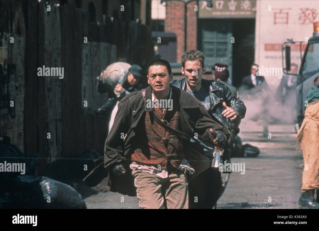 EL MONJE A PRUEBA DE BALAS CHOW YUN FAT Y SEANN WILLIAM SCOTT UN MONJE