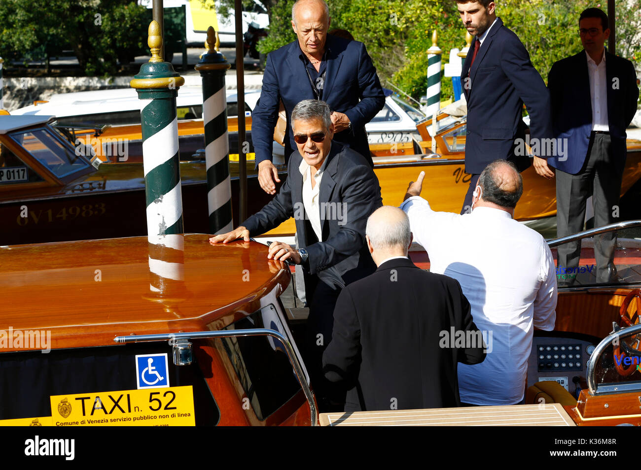 Venecia, Italia. 01 sep, 2017. George Clooney es visto salir del hotel excelsior después de dar entrevistas durante el 74º Festival Internacional de Cine de Venecia en septiembre 01, 2017 en Venecia, Italia: crédito geisler-fotopress/alamy live news Foto de stock