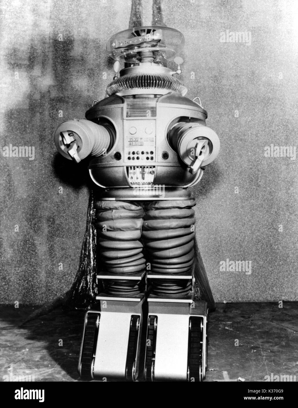 Perdidos en el espacio (1965-1968) NOS IMAGEN DEL ROBOT Ronald Grant PERDIDO EN EL ESPACIO (1965-1968) Nos ROBOT Fotografía de stock - Alamy