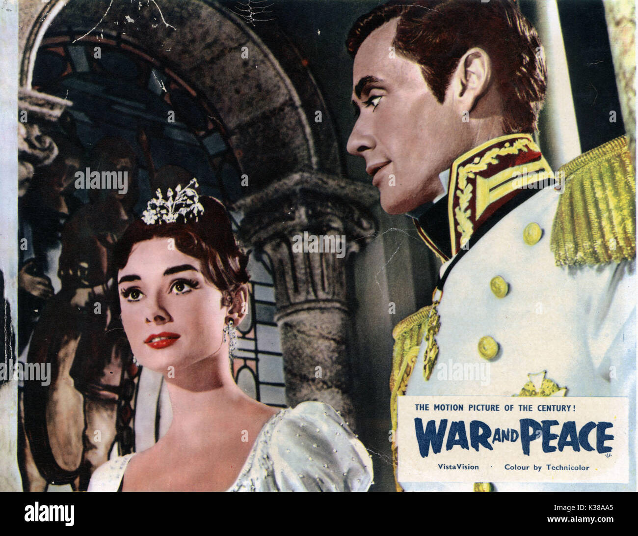 La guerra y la paz, Henry Fonda y Audrey Hepburn una película Paramount Fecha: 1956 Foto de stock