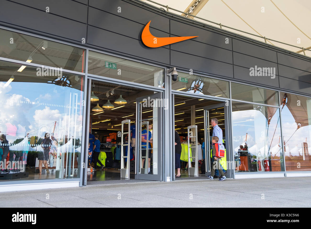 Nike Store Outlet Center, Ashford, Reino Unido Fotografía de stock - Alamy