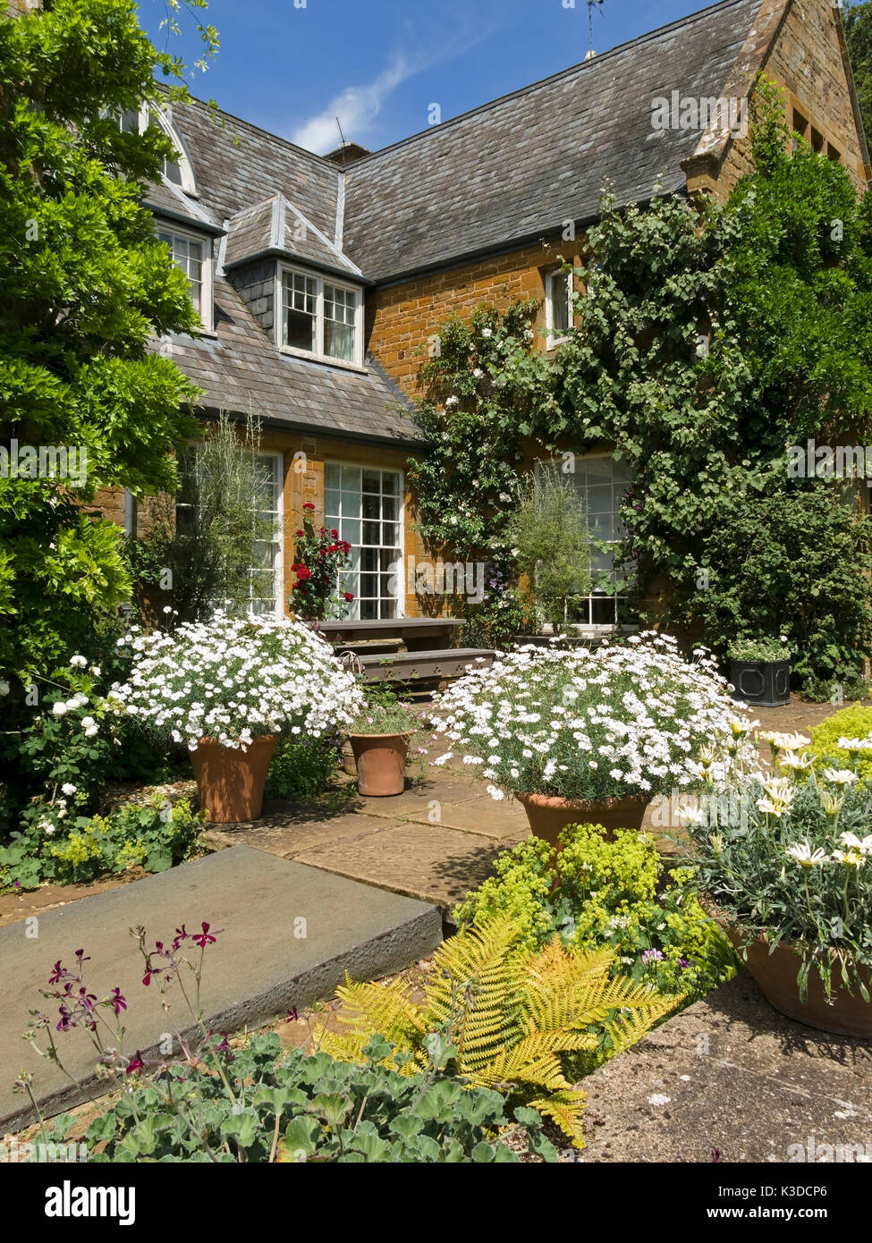 Algodón manor house y jardines, Northamptonshire, Inglaterra, Reino Unido. Foto de stock