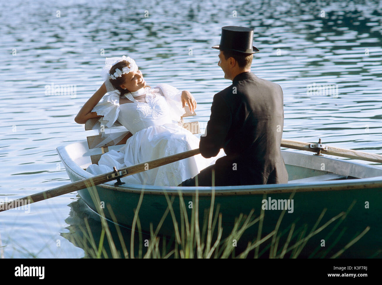 La novia y el novio en la OAR boot Foto de stock