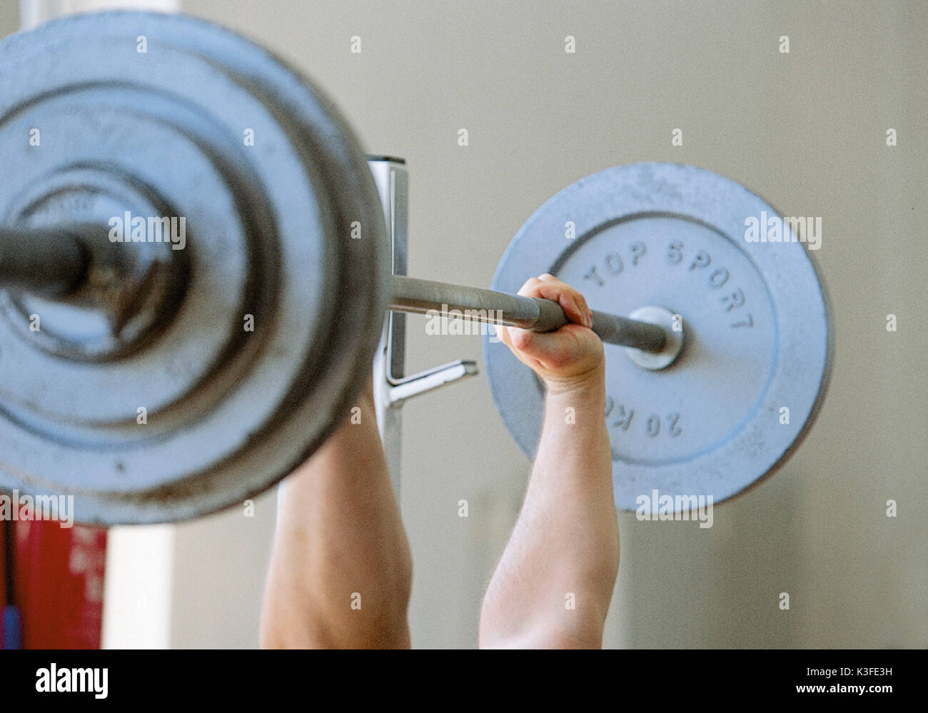 554 De Del En Gimnasio Hombre Levantamiento Pesas Pierna Fotos de stock -  Fotos libres de regalías de Dreamstime