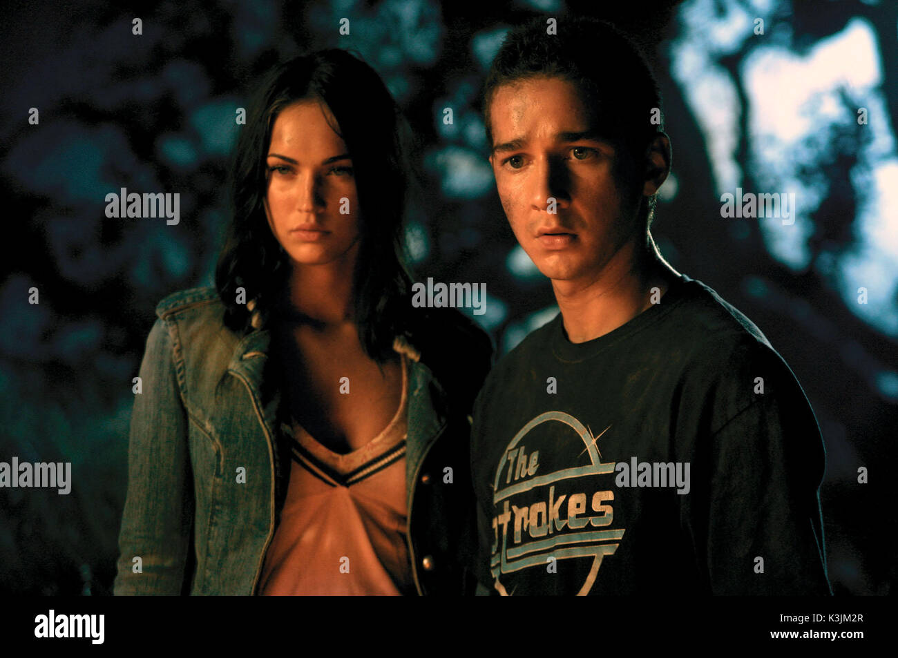 TRANSFORMERS Megan Fox como Mikaela Banes, Shia Labeouf como Sam