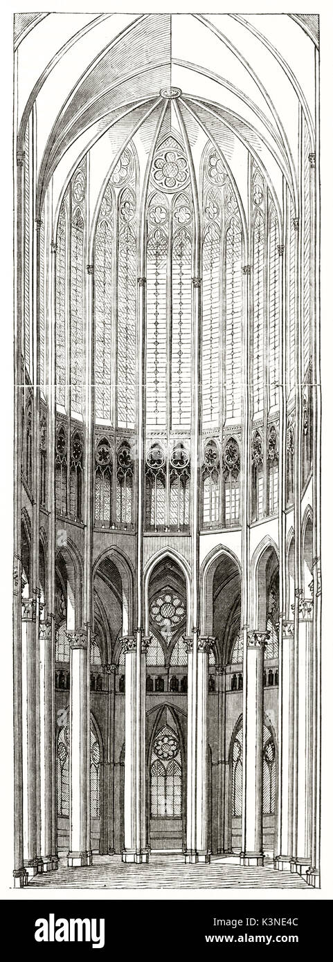 Antigua reproducción de bonote el ábside de la catedral de Beauvais en Francia. Altas ventanas, columnas y arcos apuntados. Autor publicado no identificados en el Magasin pintoresco París 1839 Foto de stock