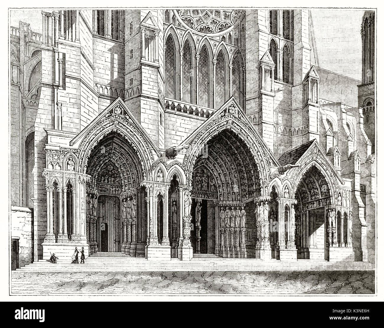 Vista anterior del norte del gran portal con arcos apuntados ricamente decorados de la catedral de Chartres en Francia. Creado por Andrew mejor y Leloir, publ. en el Magasin pintoresco París 1839 Foto de stock