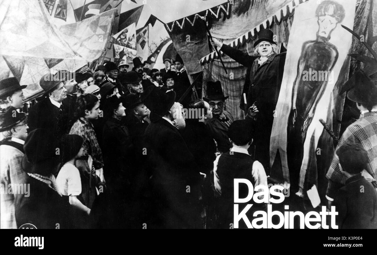 DAS CABINET DES Dr. Caligari GER [1920] aka el CANINET del Dr. Caligari WERNER KRAUSS [derecho, con los brazos en el aire] Fecha: 1920 Foto de stock