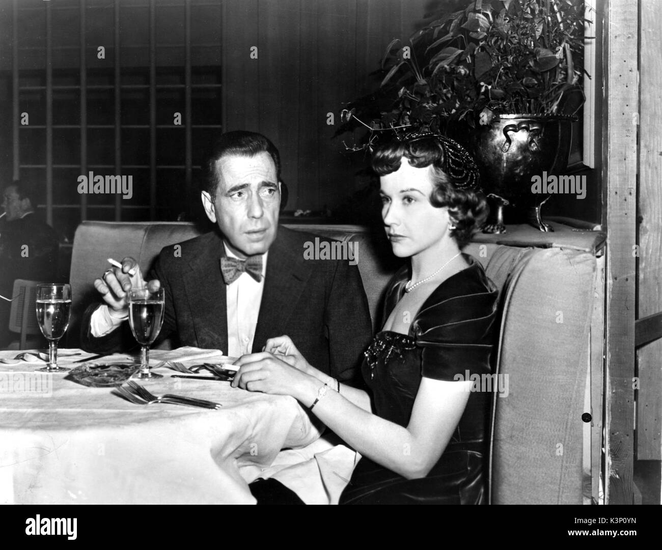 Fecha límite - EE.UU. [US] 1952 Humphrey Bogart, Kim Hunter Fecha: 1952 Foto de stock