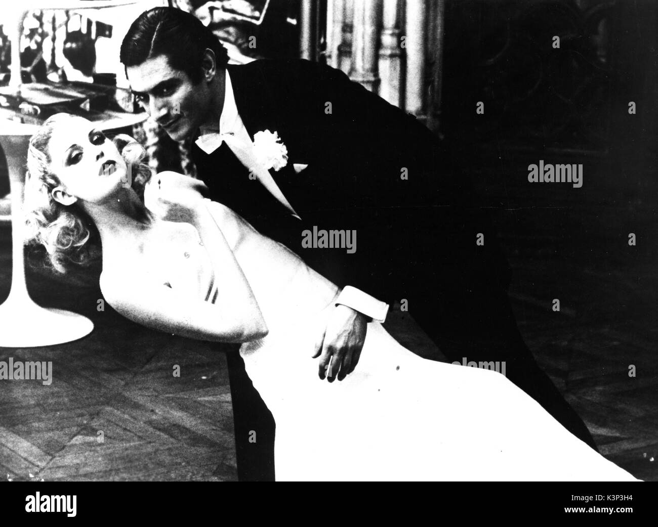 Publicidad de la película 'quién eres tú, Polly Maggoo?" (1966), 1966 Foto de stock