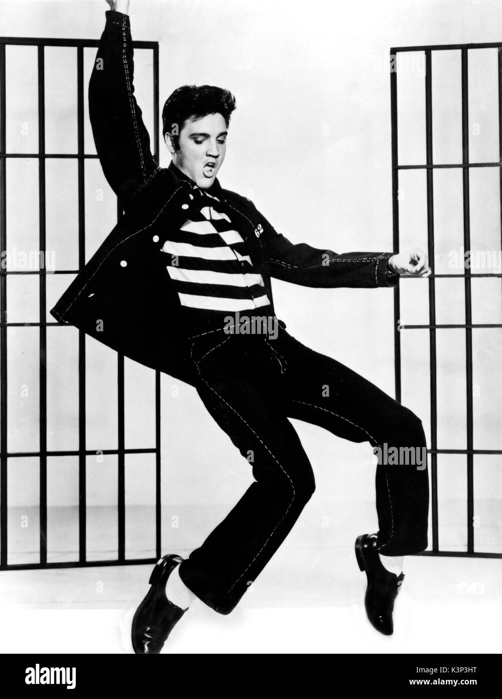 Elvis Presley hips es oscilante en la película "Jailhouse Rock", dirigida por Richard Thorpe. MGM / Avon Productions. 1957 Foto de stock