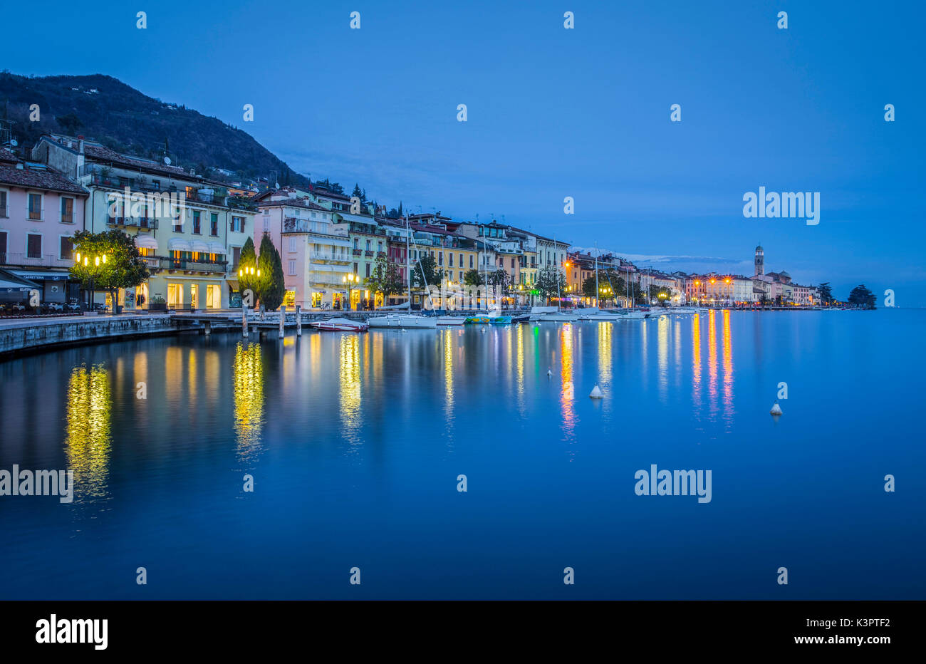 Salò, Lago de Garda, Lombardia, Italia Foto de stock