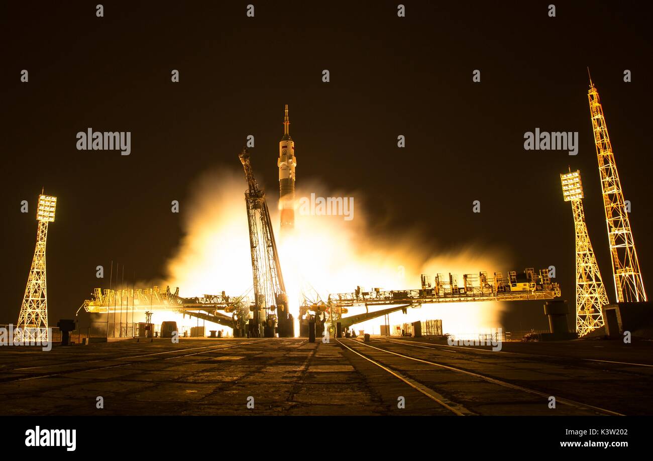 La expedición de la Estación Espacial Internacional de la NASA 50 MS-03 lanzamientos espaciales Soyuz desde el cosmódromo de Baikonur, 18 de noviembre de 2016 en Baikonur, Kazajstán. (Foto por Bill Ingalls via Planetpix) Foto de stock