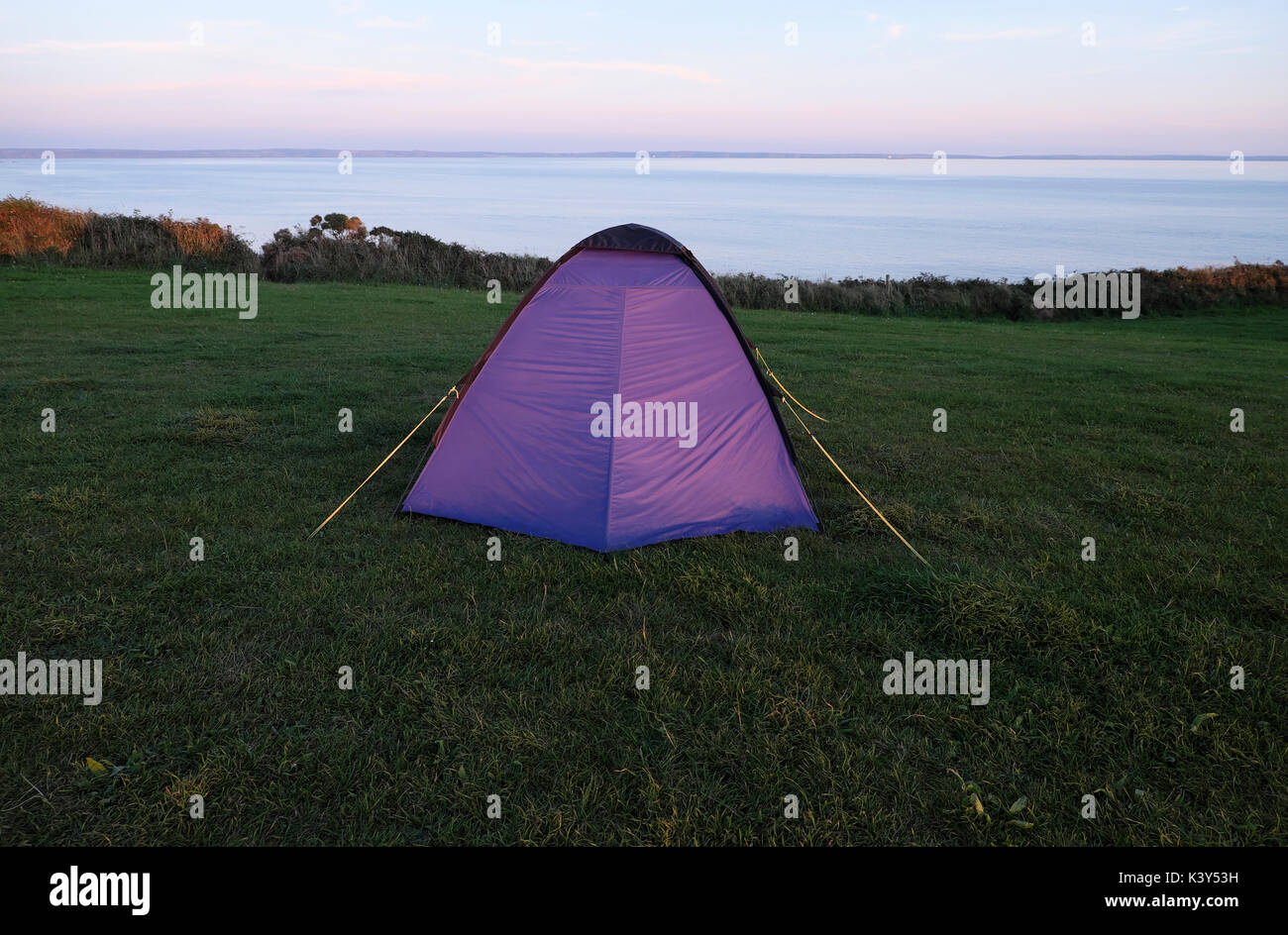 Vistamar fuera uno solo acampar solo en verano cerca Porthclais camping cerca de St No's y St David's en Gales pembrokeshire UK KATHY DEWITT Foto de stock