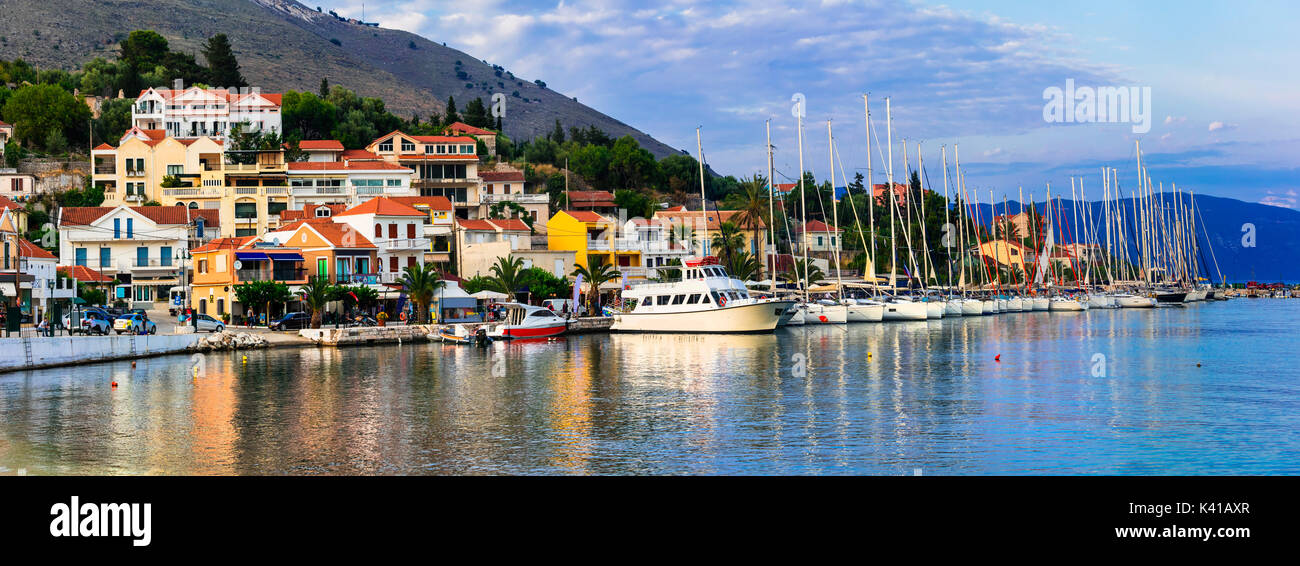 Hermosa aldea de Agia Efimia, isla de Kefalonia, Grecia. Foto de stock