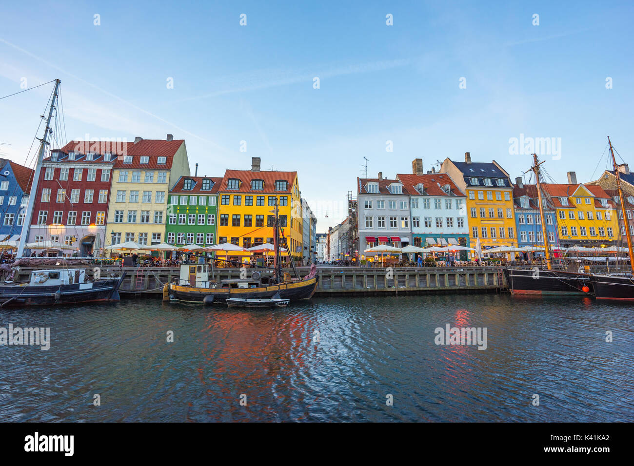 La antigua casa de Nyhavn en Copenhague, Dinamarca. Foto de stock