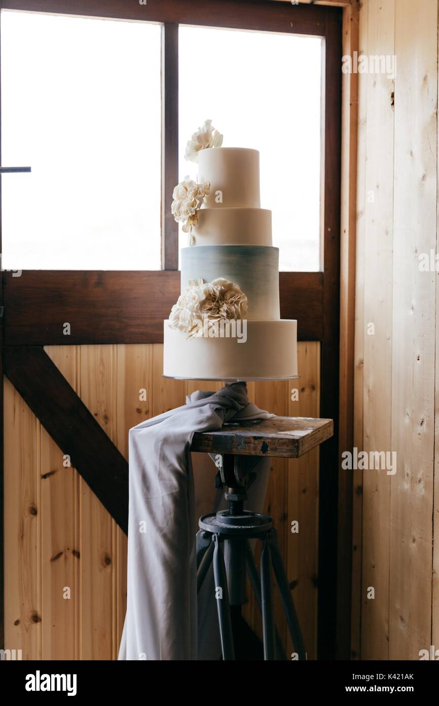 Soporte para tarta de boda de madera dorado, blanco, plateado
