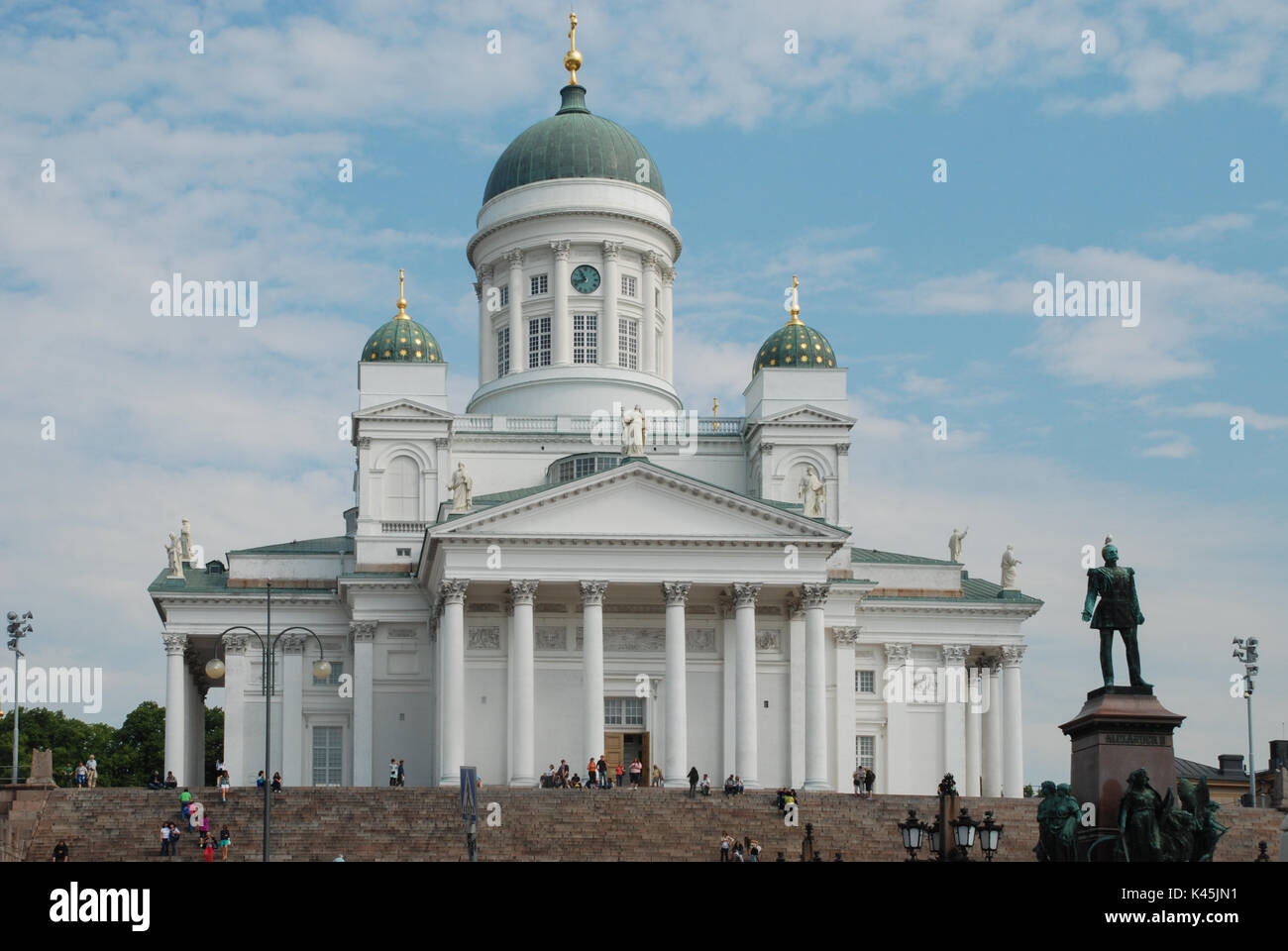Vista de la Catedral, en la Plaza del Senado de Helsinki en la ciudad capital de Helsinki Foto de stock